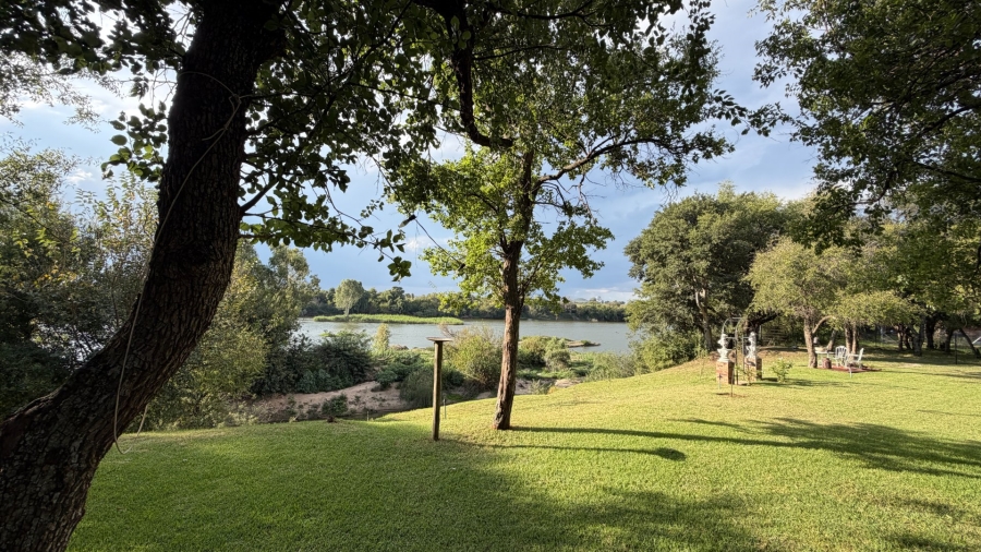  Bedroom Property for Sale in Viljoenskroon Rural Free State